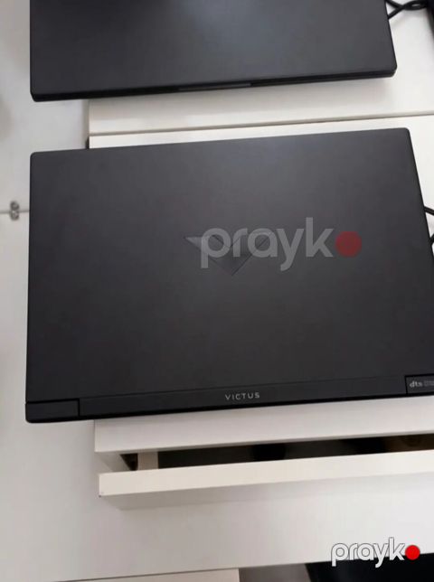 HP Victus oyun noutbuku Xüsusiyyətlər: - Brend/Seriya: HP Victus — Bakı