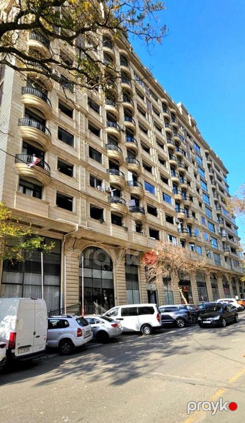 Satılır 5 otaqlı köhnə tikili 260 m² — Bakı