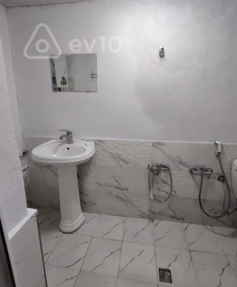 2 otaqlı həyət evi, 40 m², Sulutəpə — kirayə — Ev, villa, Bakı (11)