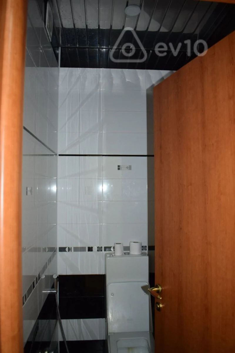 3 otaqlı mənzil, 140 m², Vladislav Plotnikov — kirayə — Mənzil, Bakı (9)