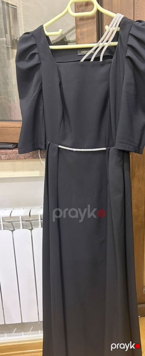 Bir dəfə geynilib.80e alinib 60a satilir.M ölcudu — Bakı