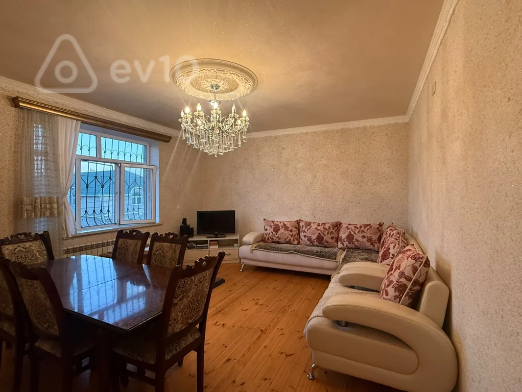 8 otaqlı həyət evi, 260 m², Bakı Şamaxı yolu — Bakı