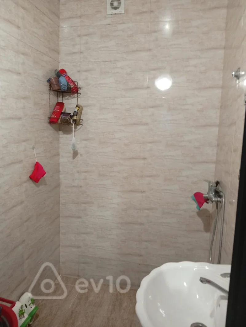 2 otaqlı mənzil, 70 m², İnşaatçılar metrosunun üstü — Mənzil, Bakı (9)