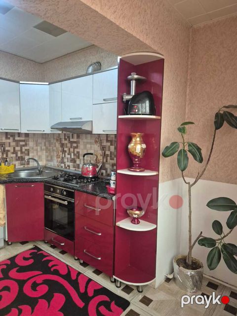 Satılır 4 otaqlı köhnə tikili 101 m² — Bakı