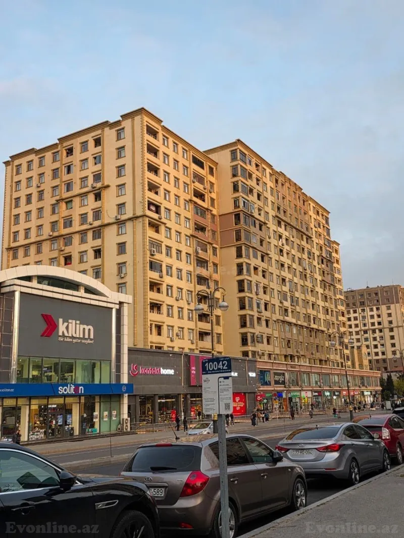 Satılır 2 otaqlı Mənzil Yeni tikili 693 m² Bakı, Yasamal r., İnşaatçılar m — Bakı