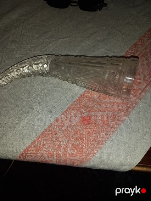 Kəsilmiş şüşədən hazırlanmış dekorativ buynuz formalı qab - Material — Bakı