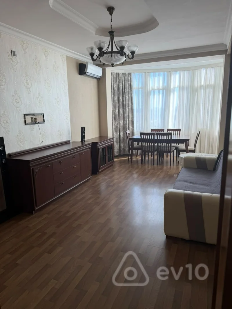 3 otaqlı mənzil, 90 m², İnşaatçılar metrosu — kirayə — Bakı