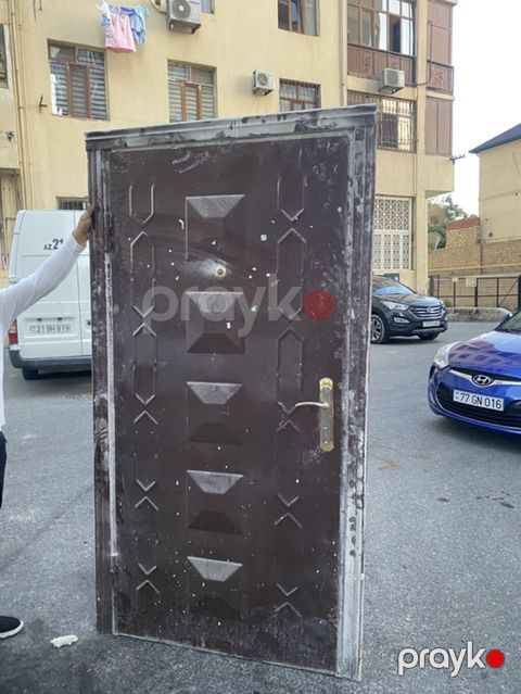 Dəmir giriş qapısı – korpuslu - Material: qalın metal (dəmir) — Bakı
