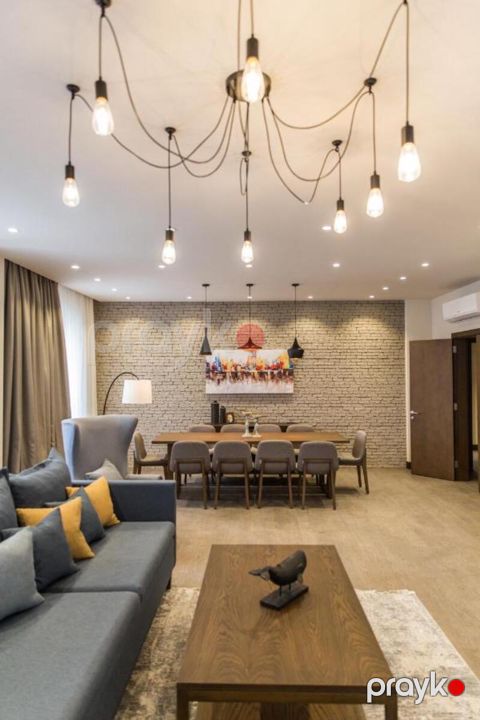 İcarəyə verilir 3 otaqlı yeni tikili 200 m²