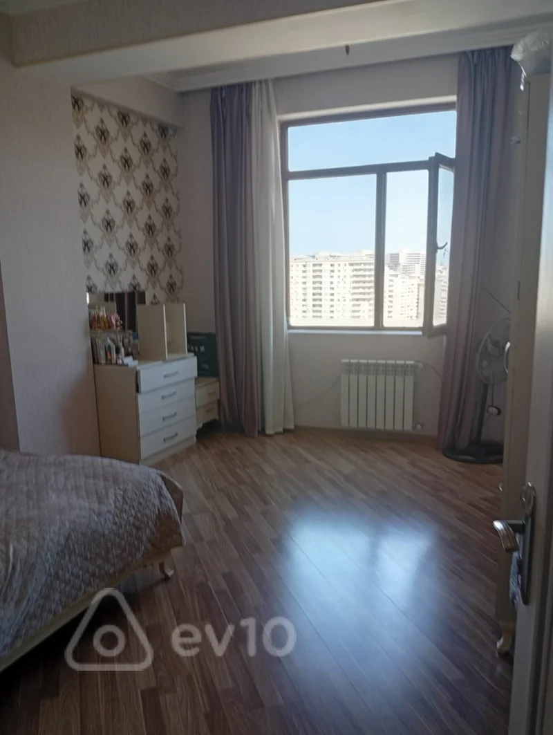 2 otaqlı mənzil, 70 m², İnşaatçılar metrosunun üstü — Mənzil, Bakı (4)