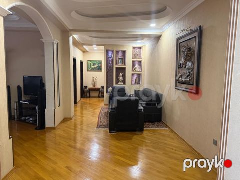 3 otaqlı mənzil, 138 m², m.Neftciler E.Suleymanov küç., Bakı