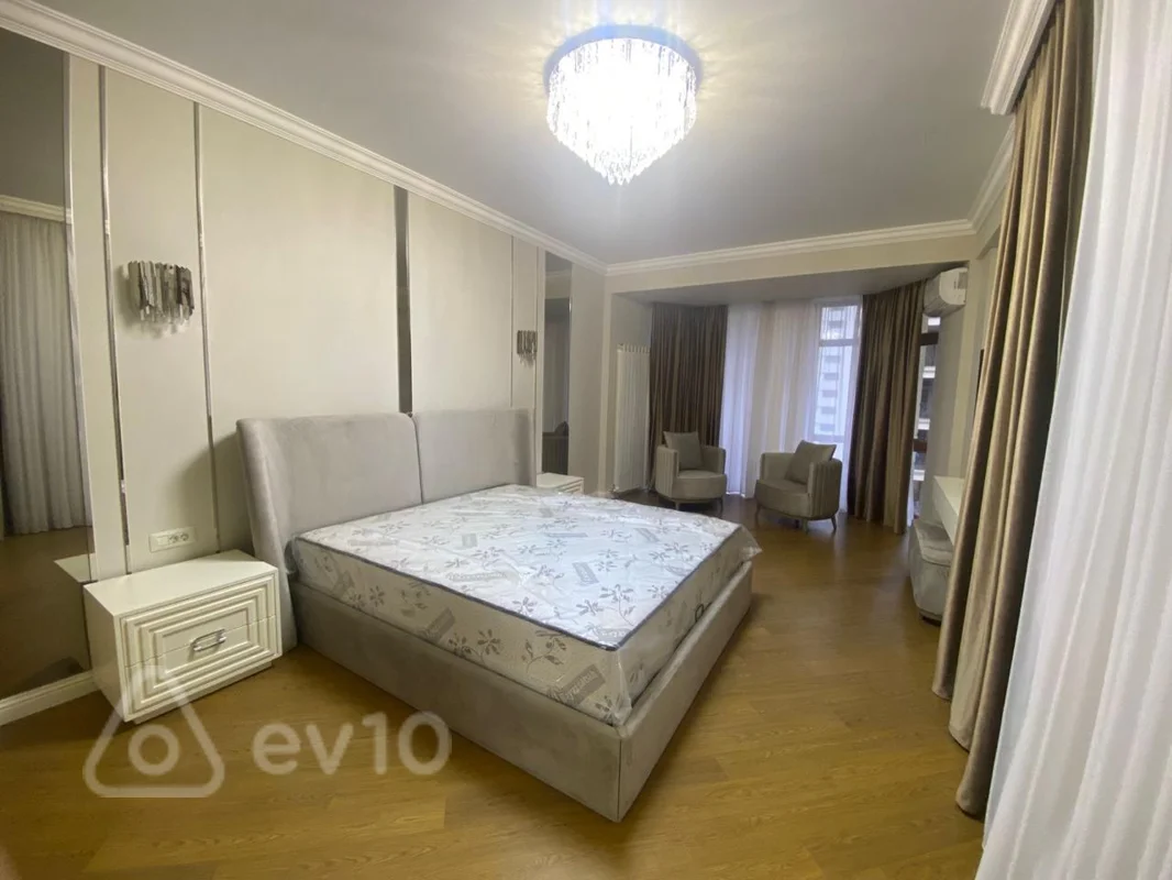 3 otaqlı mənzil, 202 m², Üzeyir hacibəyov — kirayə — Mənzil, Bakı (4)