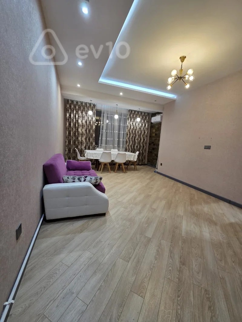 3 otaqlı mənzil, 100 m², 28 May m., Azərbaycan Dillər Universiteti Bakı şəhəri, Salatın Əsgərova küçəsi — kirayə — Bakı