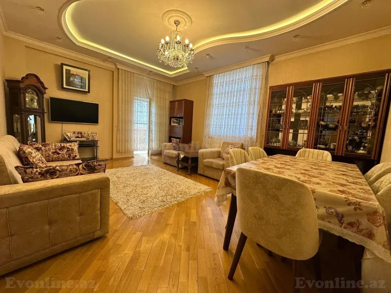Satılır 3 otaqlı Mənzil Yeni tikili 145 m² Bakı, Yasamal r., İnşaatçılar m