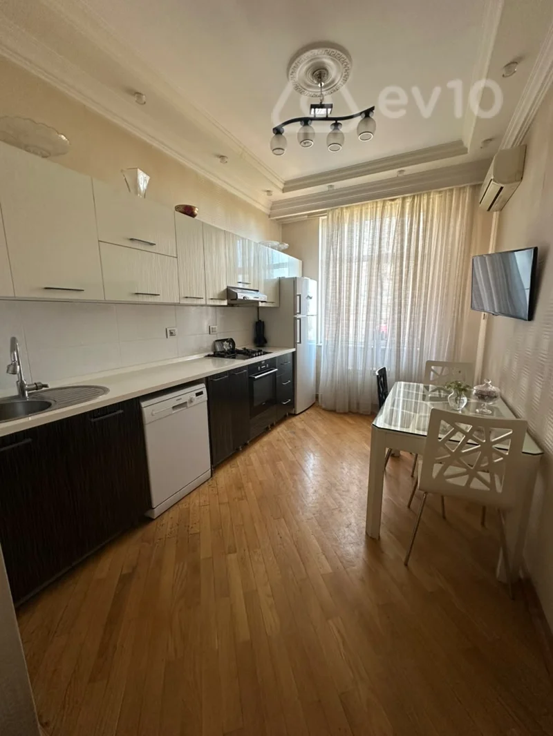3 otaqlı mənzil, 135 m², 8 noyabır — kirayə — Mənzil, Bakı (8)