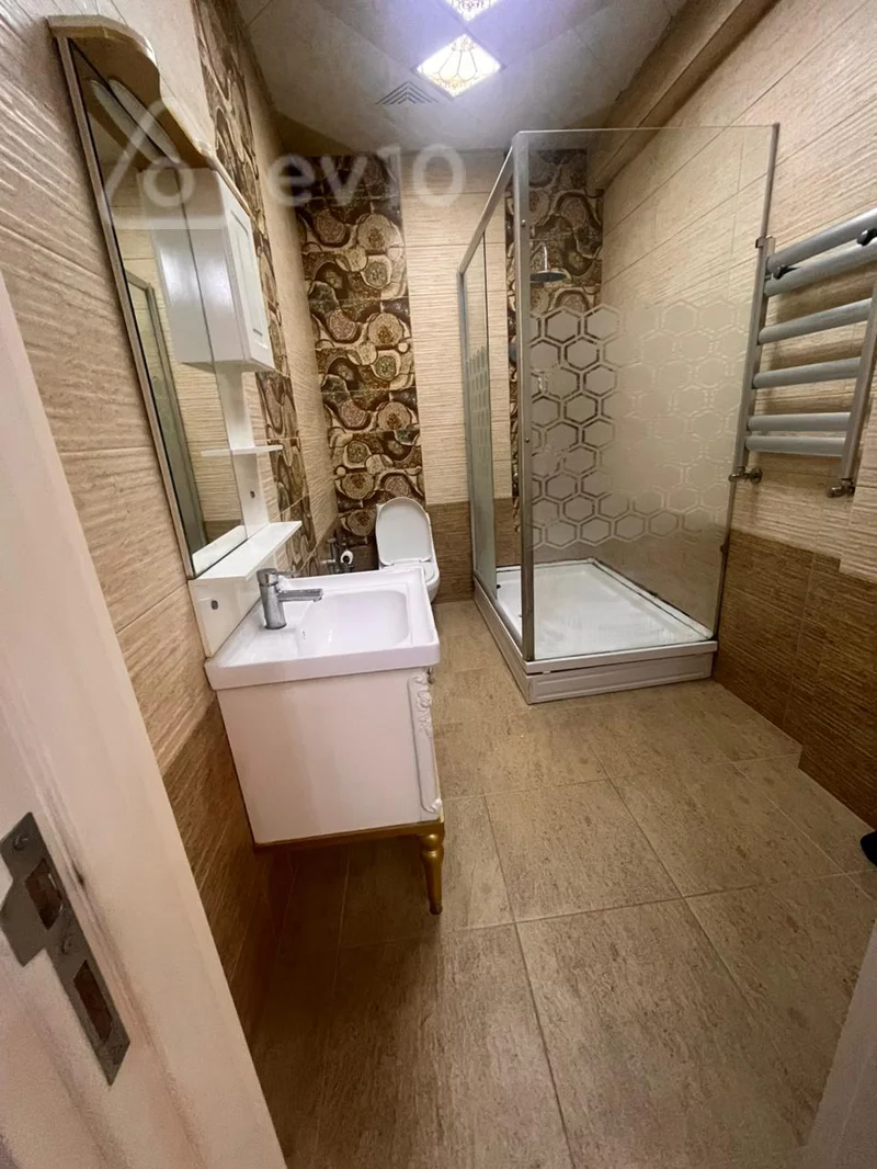 3 otaqlı mənzil, 145 m², 28 May metrostansiyası — kirayə — Mənzil, Bakı (12)