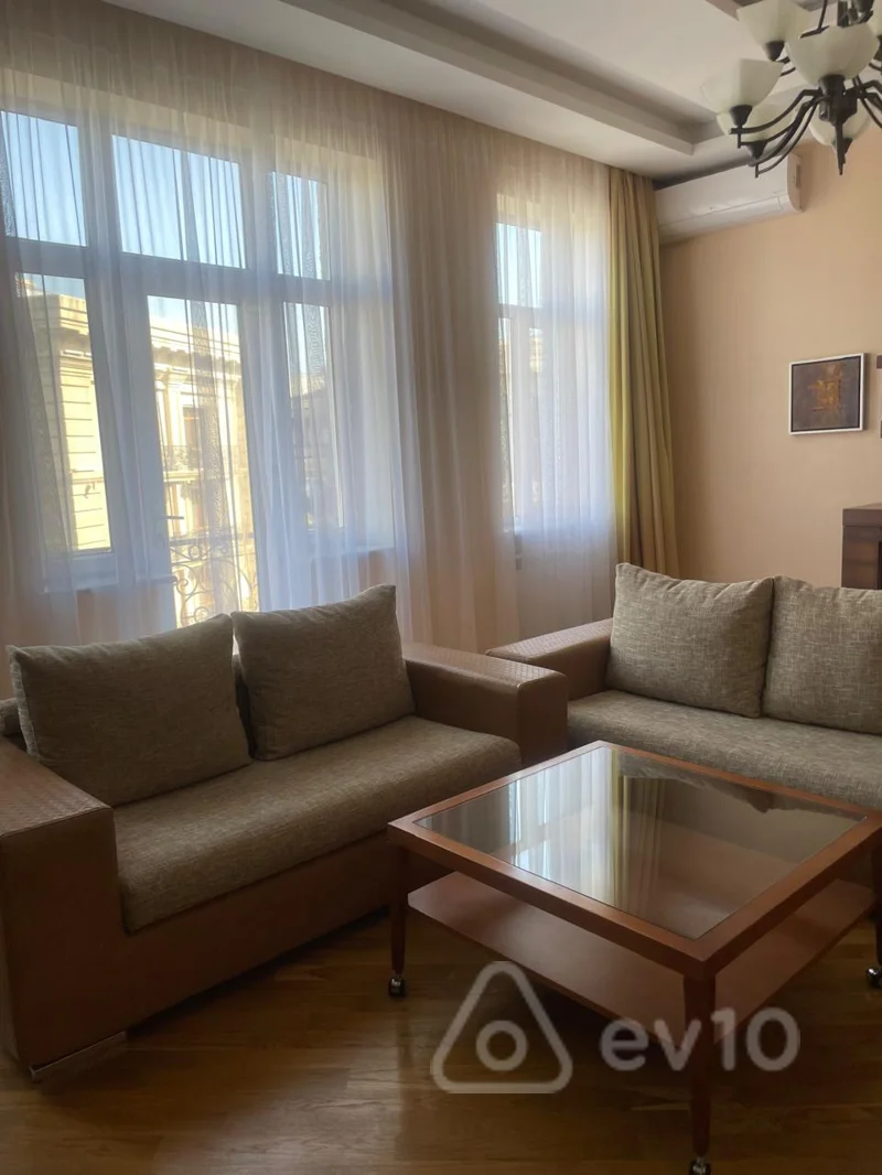 3 otaqlı mənzil, 130 m², Şövkət ələkbərova — kirayə — Mənzil, Bakı (3)