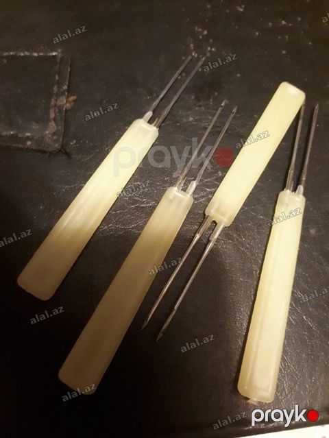 Cicek vaksinini vurmaq ucun iyne — Bakı