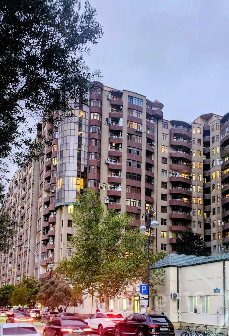 2 otaqlı mənzil, 104 m², Bakı şəhəri, Xocali pr 29. Xətai metrosunun yanı. Dəmirçi plazaya bitişik. Ideal mtk — kirayə — Mənzil, Bakı (2)