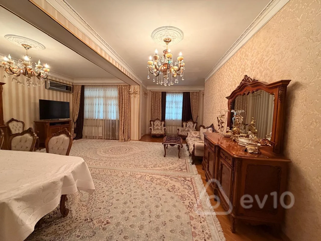 4 otaqlı mənzil, 210 m², Rövşən Hüseynov küçəsi Köhnə Qəzənfər Musabəyov küçəsi) — Mənzil, Bakı (4)