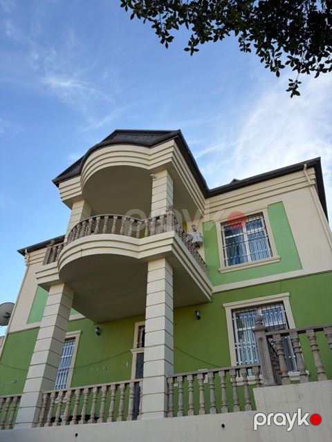 Satılır 6 otaqlı həyət evi/bağ evi 300 m² — Bakı