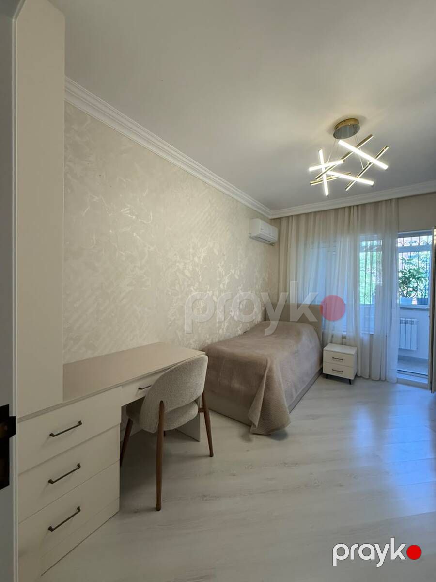 Satılır 4 otaqlı köhnə tikili 110 m² — Mənzil, Bakı (9)
