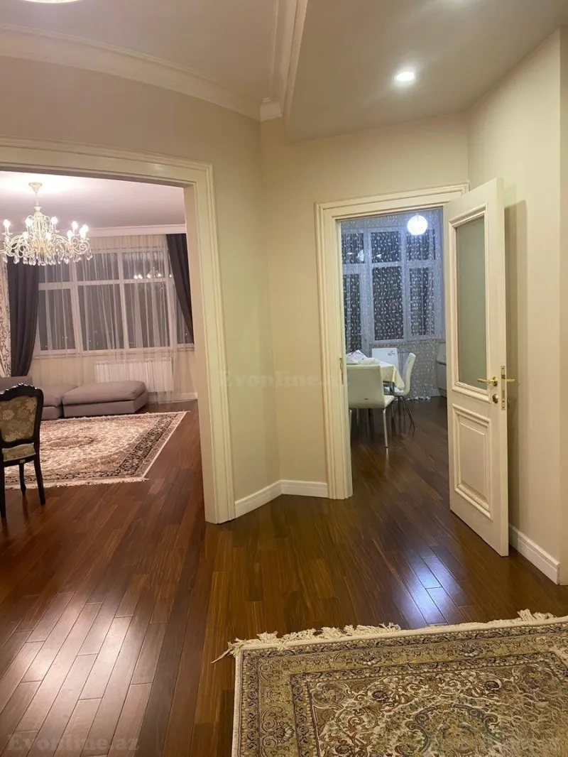 Kirayə verilir 3 otaqlı Mənzil Yeni tikili 150 m² Bakı, Yasamal r., Elmlər Akademiyası m — Mənzil, Bakı (2)