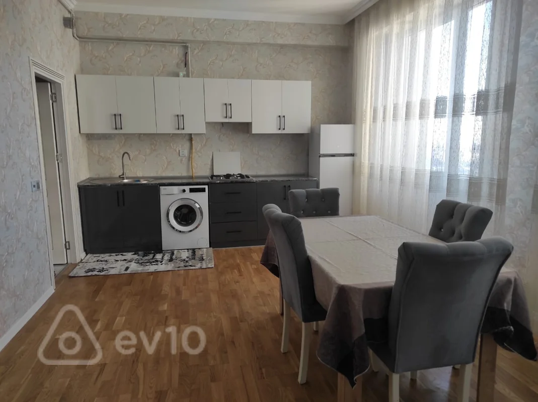 3 otaqlı mənzil, 80 m², d massivi — kirayə — Bakı