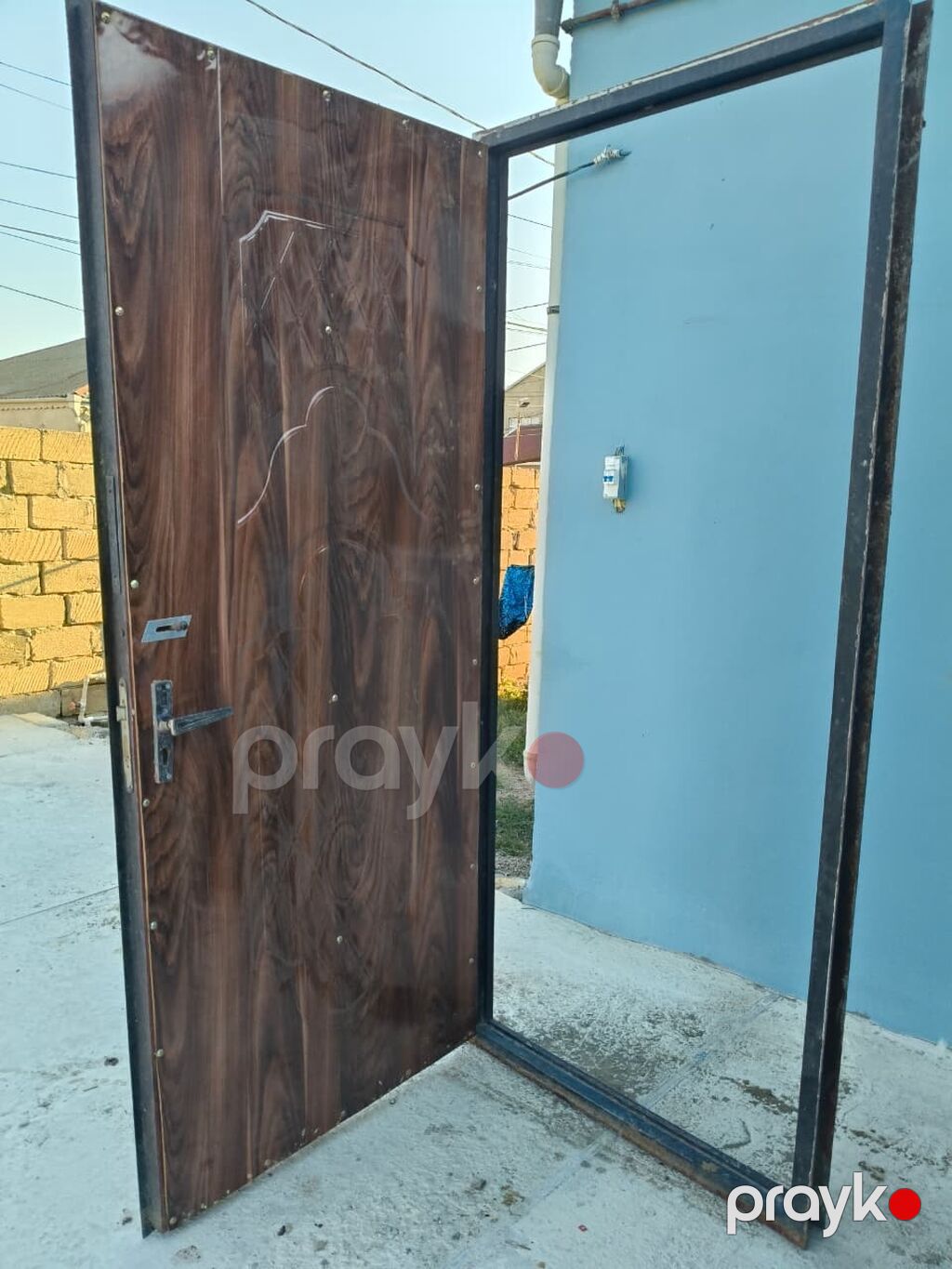 Seyf dəmir qapı Hündürlüyü-2.20sm Eni-98 Çərçivə şvellerdən yığılıb və — Pəncərələr, qapılar, balkonlar, Saray (2)
