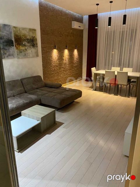 İcarəyə verilir 3 otaqlı yeni tikili 140 m²