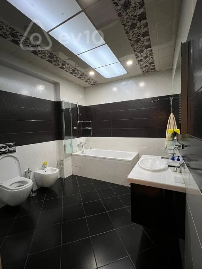 3 otaqlı mənzil, 140 m², Tələt Şıxəliyev küçəsi — kirayə — Mənzil, Bakı (9)