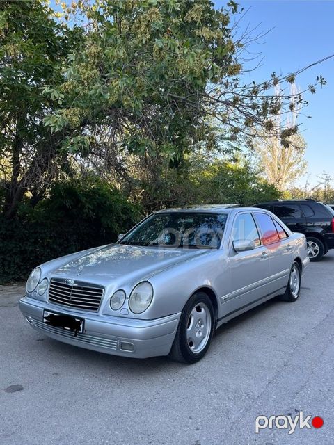 Mercedes E 240, 2.4 L, 1999 il, 300 000 km