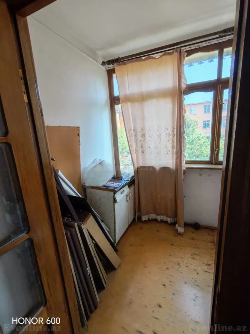 Satılır 3 otaqlı Mənzil Köhnə tikili 70 m² Bakı, Nizami r., Qara Qarayev m — Mənzil, Bakı (5)