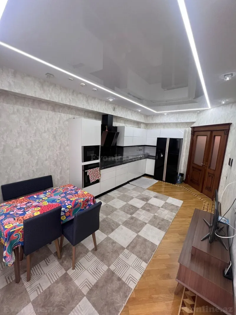 Satılır 4 otaqlı Mənzil Yeni tikili 200 m² Bakı, Nəsimi r., 28 May m — Mənzil, Bakı (4)