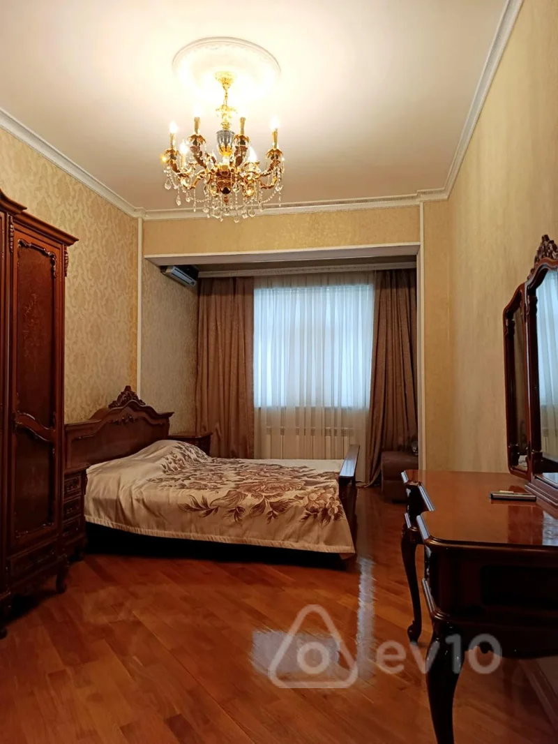 4 otaqlı mənzil, 210 m², Rövşən Hüseynov küçəsi Köhnə Qəzənfər Musabəyov küçəsi) — Mənzil, Bakı (12)