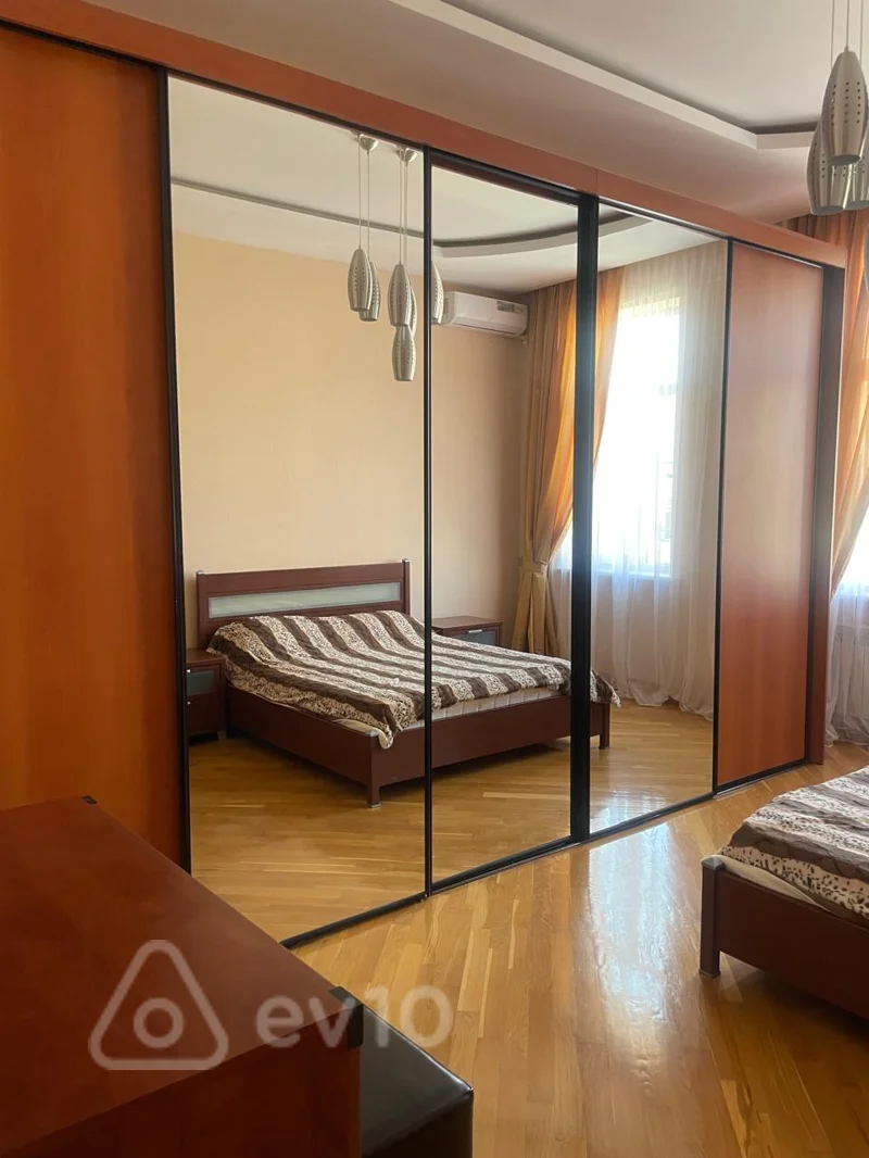 3 otaqlı mənzil, 130 m², Şövkət ələkbərova — kirayə — Mənzil, Bakı (5)
