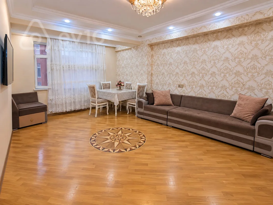 3 otaqlı mənzil, 105 m², Qara Qarayev pr — kirayə — Bakı