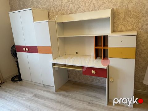Uşaq/yeniyetmə otağı üçün modul mebel dəsti Tərkibi: - Geniş üçqapılı — Digah