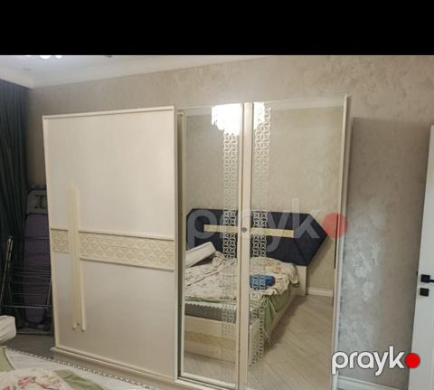 Dolab satilir. *Qiymeti 230 Azn.* Unvan Hezi Aslanov. Odeniwli — Bakı