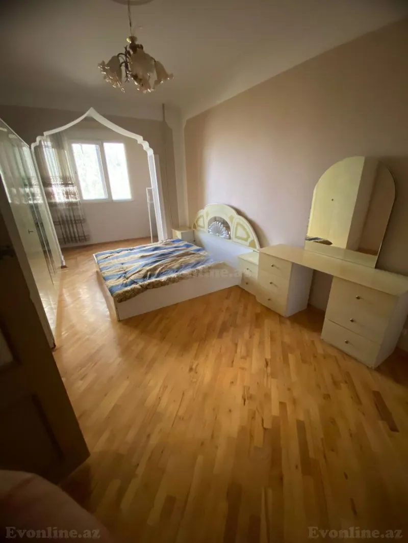 Kirayə verilir 5 otaqlı Mənzil Köhnə tikili 120 m² Bakı, Binəqədi r., Azadlıq prospekti m., 8-ci mikrorayon — Bakı