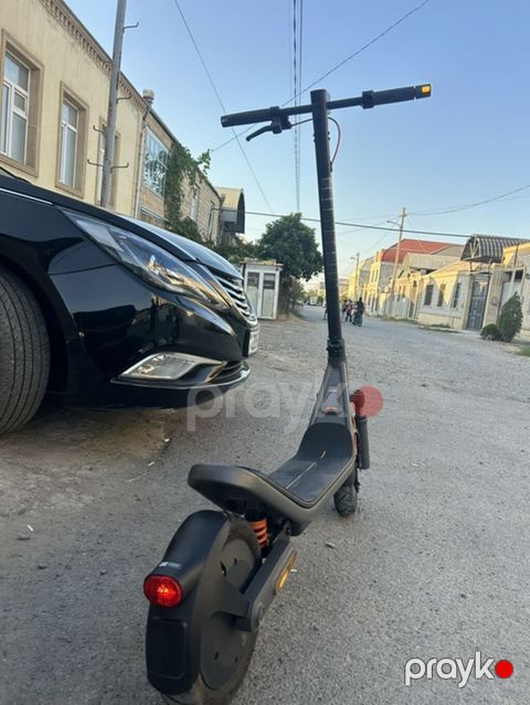 İşlənmiş Elektrik samokat 12", 751 - 1000 Vt, 26 - 35 km/s, Ünvandan götürmə — Gəncə