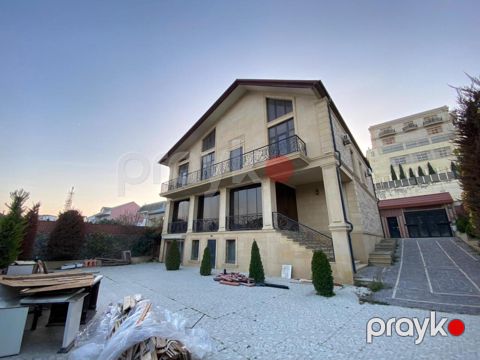 Satılır 5 otaqlı həyət evi/bağ evi 350 m² — Bakı