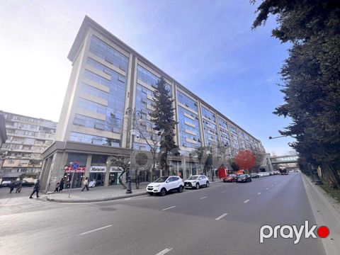 Satılır 2 otaqlı köhnə tikili 65 m² — Bakı