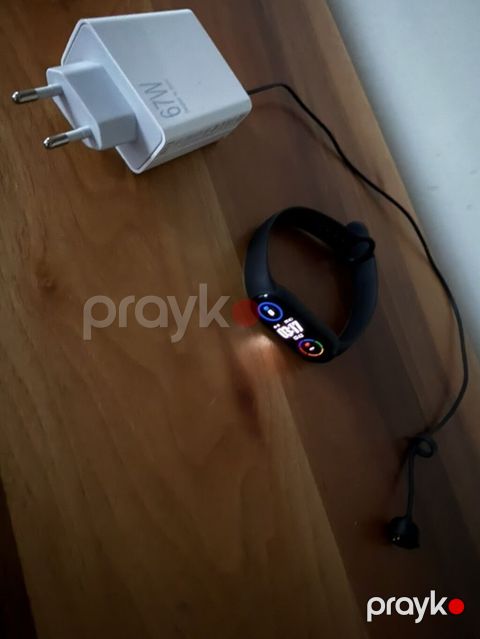 Xiaomi Mi Band tipli smart qolbaq Xüsusiyyətlər: - Rəngli AMOLED — Bakı