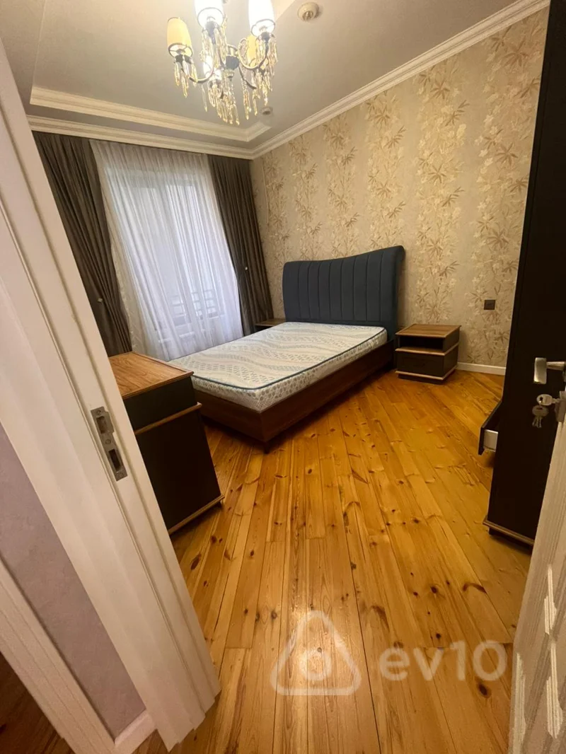 3 otaqlı mənzil, 145 m², 28 May metrostansiyası — kirayə — Mənzil, Bakı (4)
