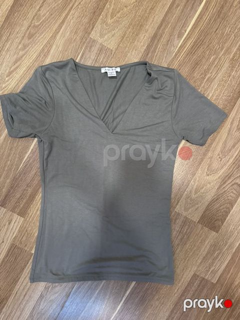Qadın T‑shirt - Brend: Amisu (etiketdə görsənir) - Model: Qısaqoll — Bakı