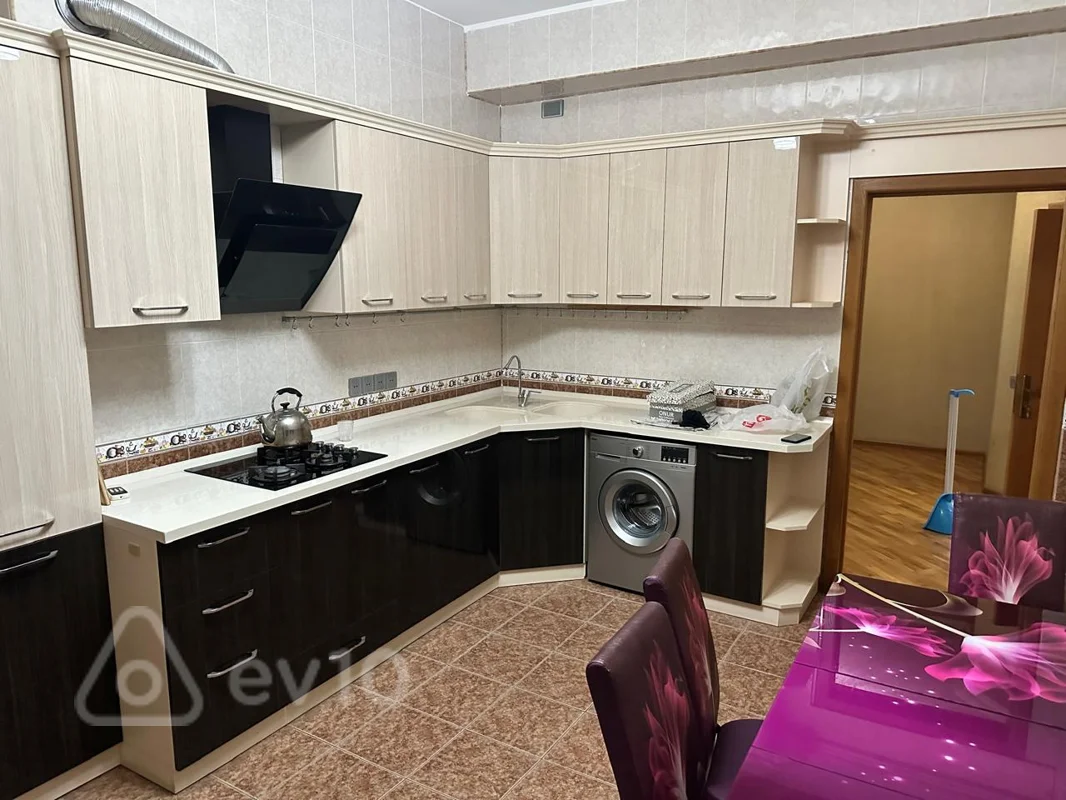 3 otaqlı mənzil, 140 m², semed vurgun kucesi — kirayə — Mənzil, Bakı (8)