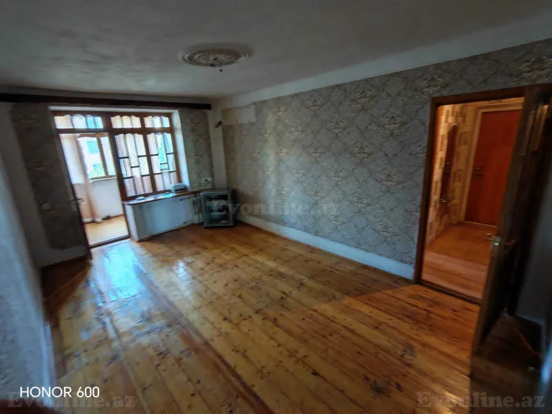 Satılır 3 otaqlı Mənzil Köhnə tikili 70 m² Bakı, Nizami r., Qara Qarayev m — Mənzil, Bakı (2)