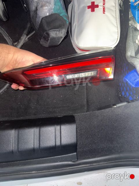 BMW i4 stop işığı — Bakı