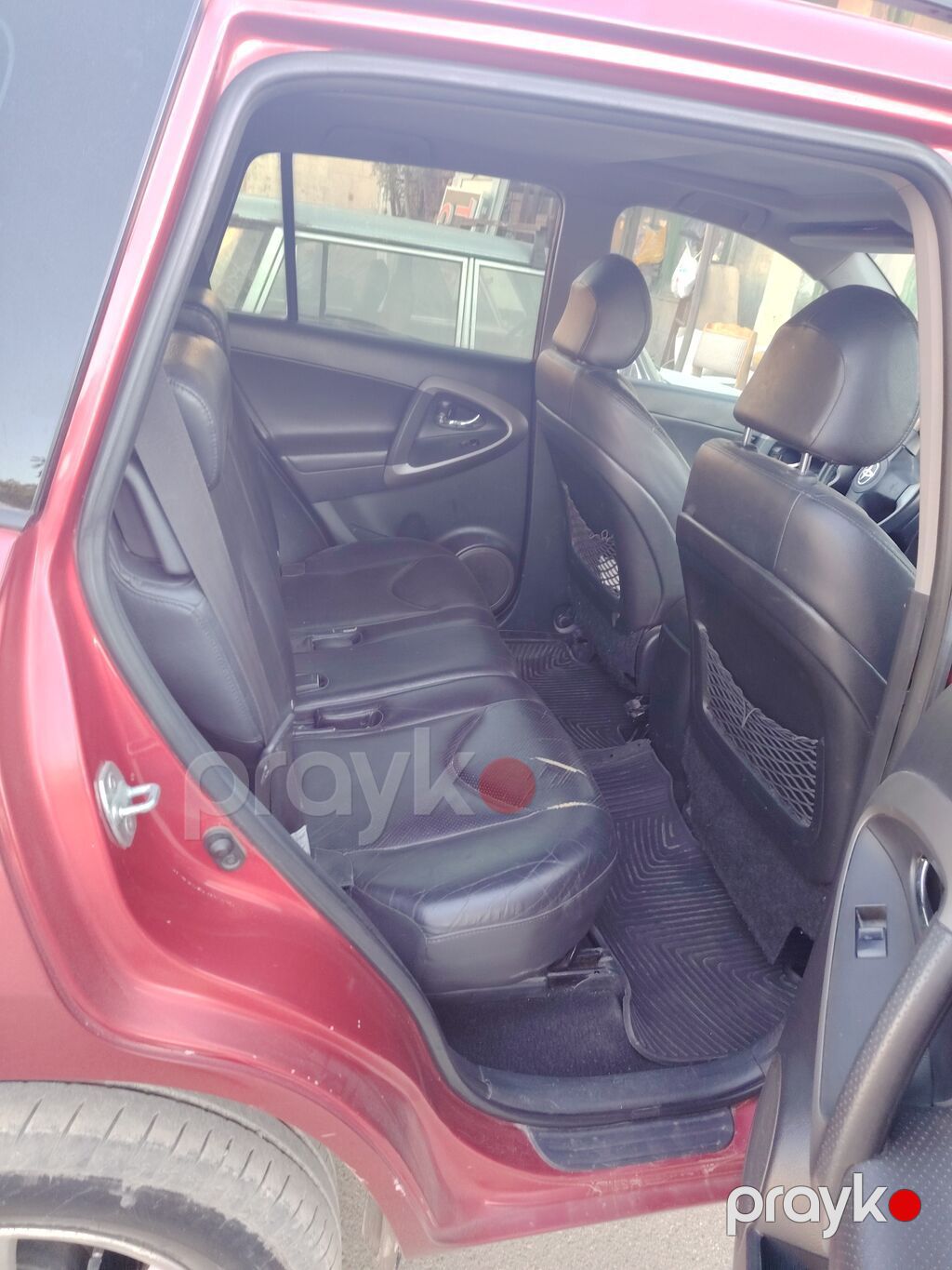 Toyota RAV4 – qırmızı gövdə rəngi, arxa qapıda ehtiyat təkər örtüyü — Avtomobillər, Bakı (2)